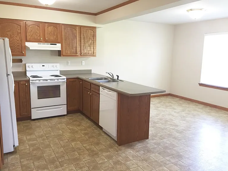 4496 Picadilly Cir — Photo 6