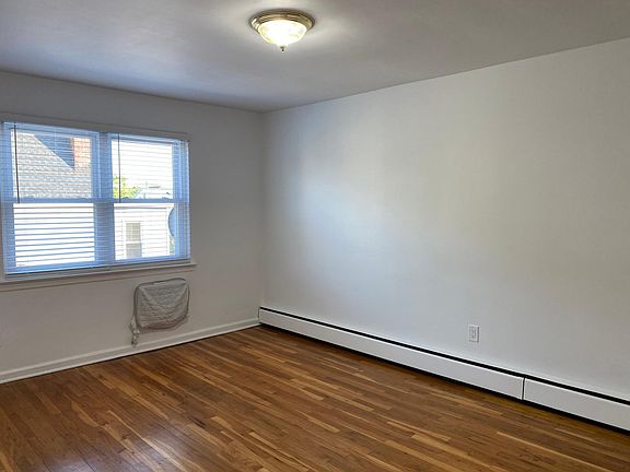 2nd image of 3192 Fairmount Ave Floor 1