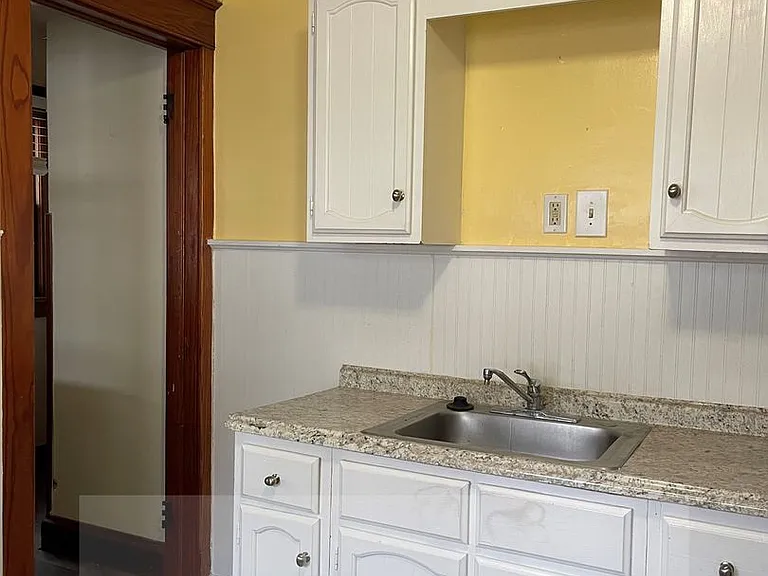 4545 Fairmount Ave — Photo 10