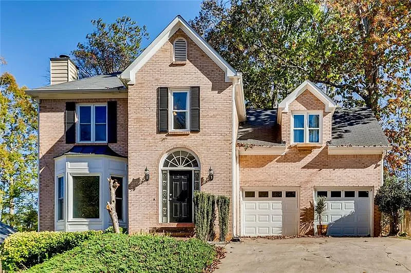 213 Tennis Court Ln NW photo 1
