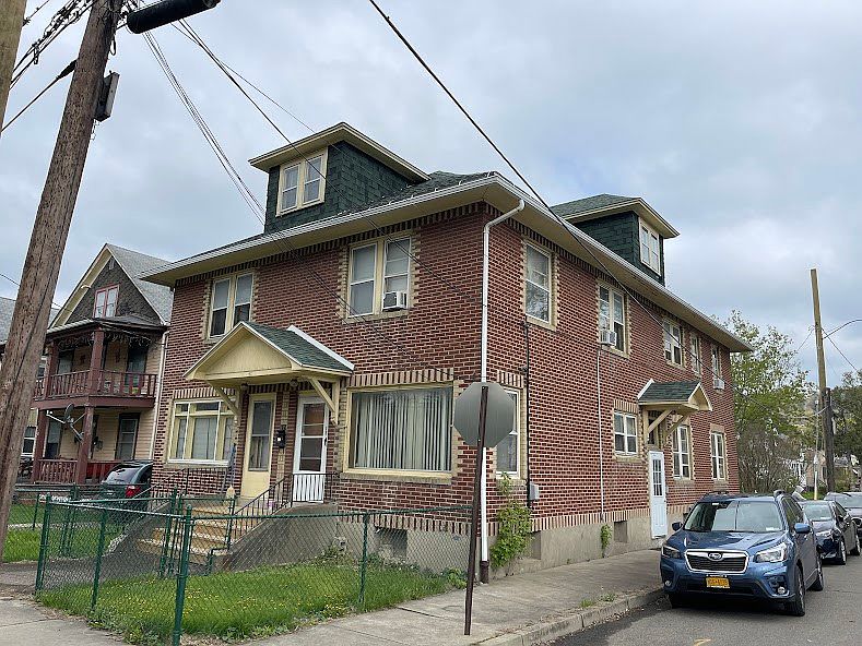 1st image of 47 Carlton St