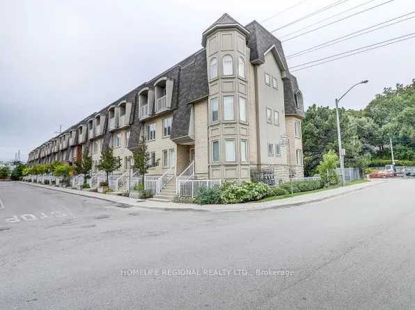 75 Turntable Cres #120, Toronto, ON M6H 4K8