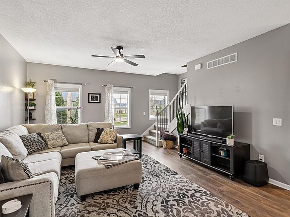 2nd image of 6913 Jack London Dr