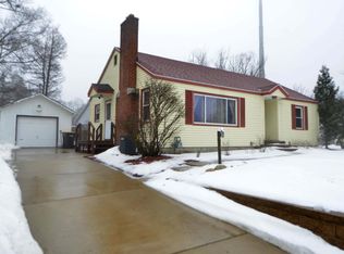 370 Elizabeth St, Rockford, MI 49341