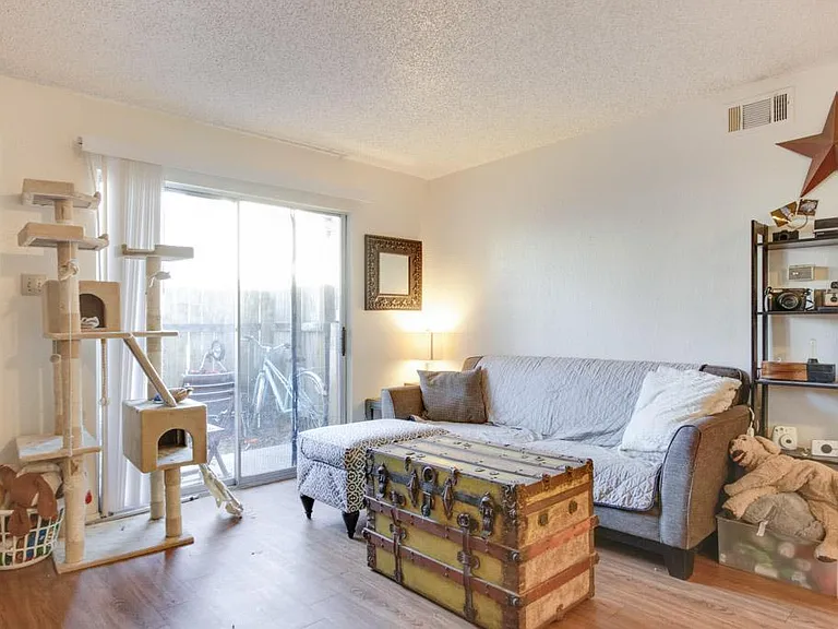 5203 Evans Ave #B — Photo 3