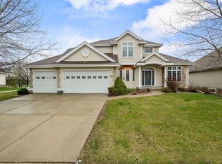 1226 Dartmouth Dr, Waunakee, WI 53597