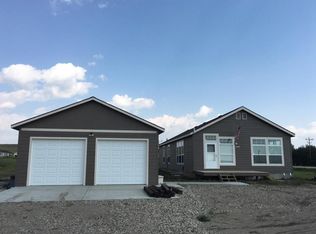 5504 Ronan Ave, Williston, ND 58801