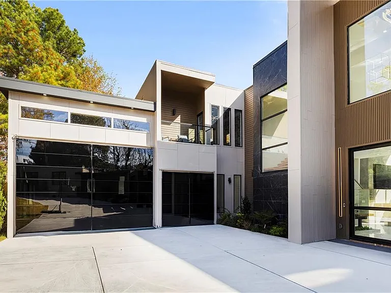 3600 Lower Roswell Rd — Photo 12
