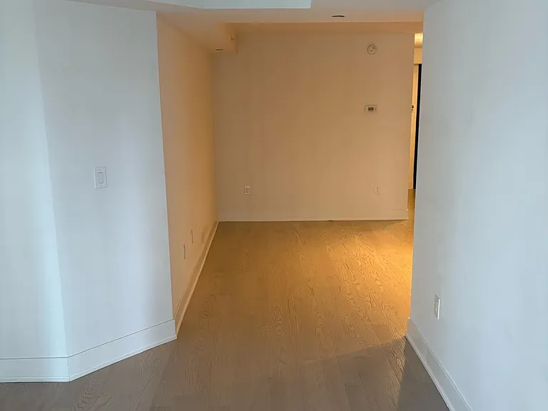 955 Bay St #1218 — Photo 10