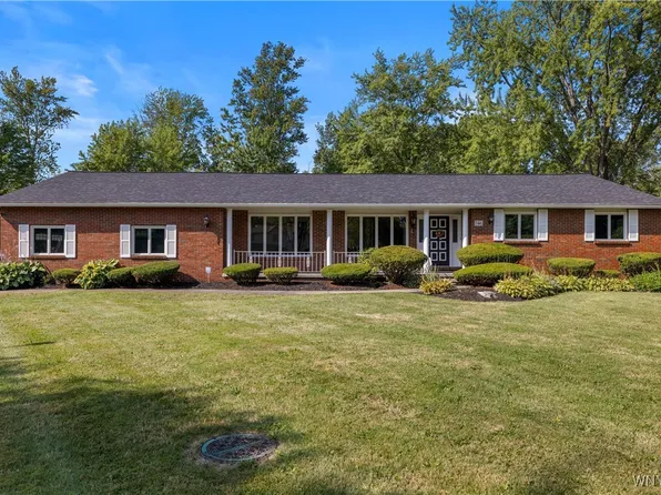746 Curtis Ct, Lewiston, NY 14092