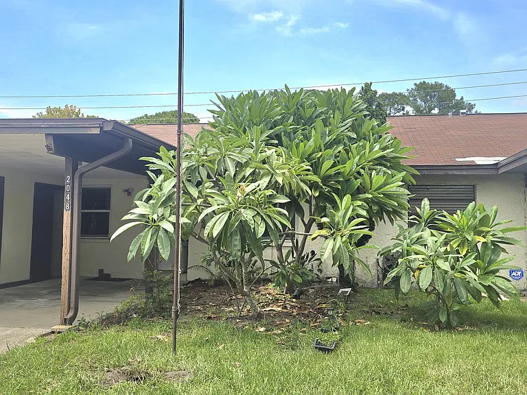 2048 Sunset Grove Ln — Photo 1