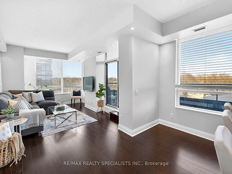1 Hurontario St #306 — Photo 11