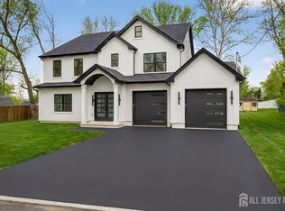 7 Joline Rd S, Kendall Park, NJ 08824