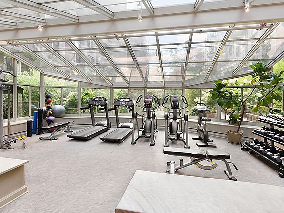 5th image of 505 W 47th St #1DS