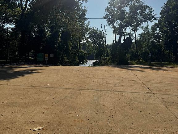 5th image of 64 Eureka Landing Rd
