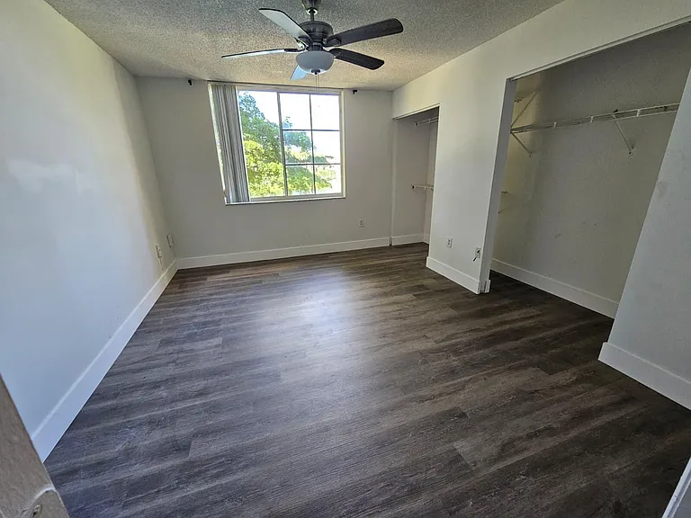 12148 Saint Andrews Pl — Photo 7