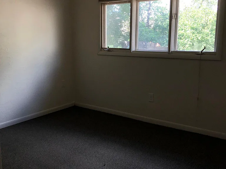 1510 Knollwood Ave — Photo 25