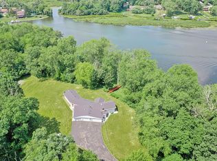 40030 N Sibley Dr, Antioch, IL 60002