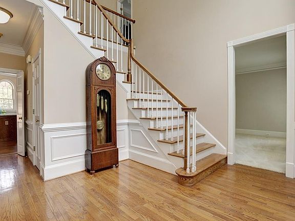 4th image of 3640 Milton Park Dr