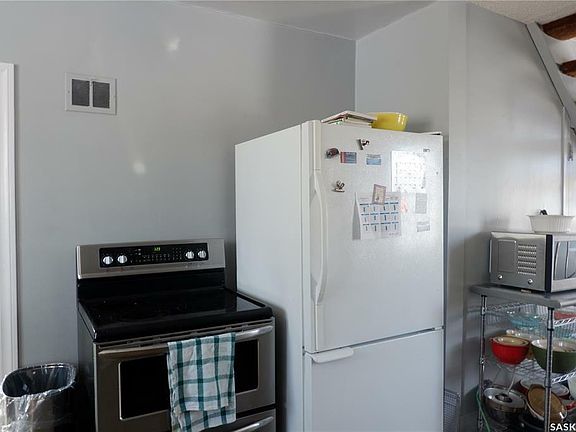5th image of 306 6th Ave E