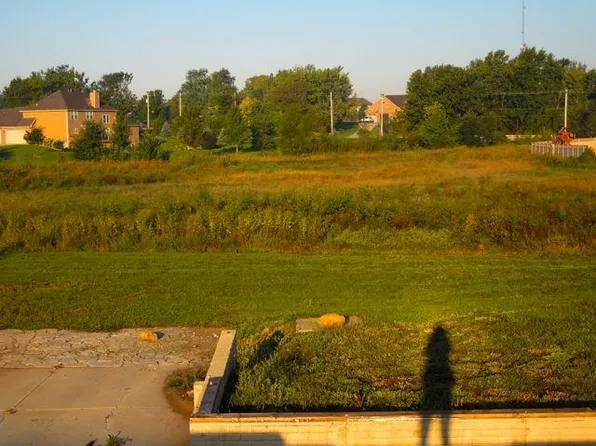 1322 Coventry Dr, Washington, IL 61571