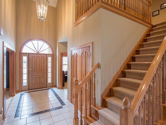3rd image of 6580 Chanticleer Ct
