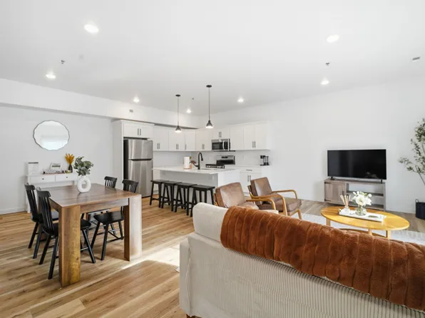 Twin Oaks Apartments