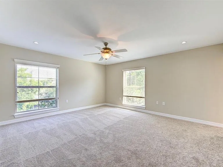 3501 Chenevert St #22 — Photo 28