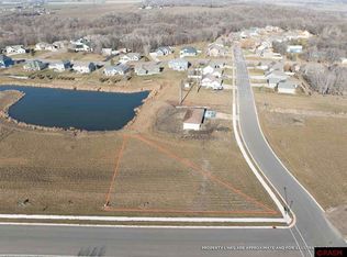 10 N Pointe Ct, Mankato, MN 56003