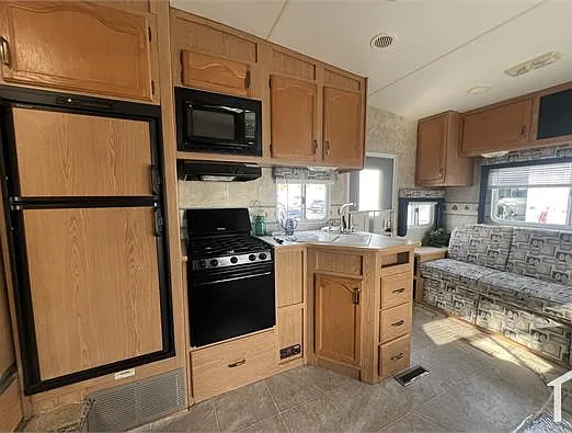 Studio, $1,650 — Photo 4