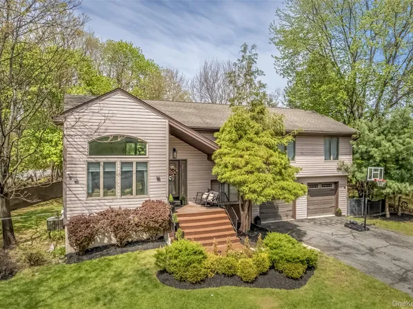 1 San Giacomo Drive, New Windsor, NY 12553