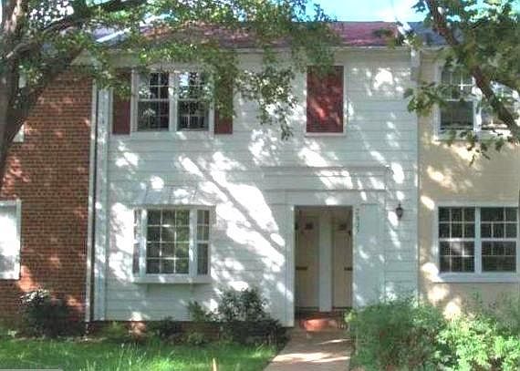 1st image of 2827A S Wakefield St
