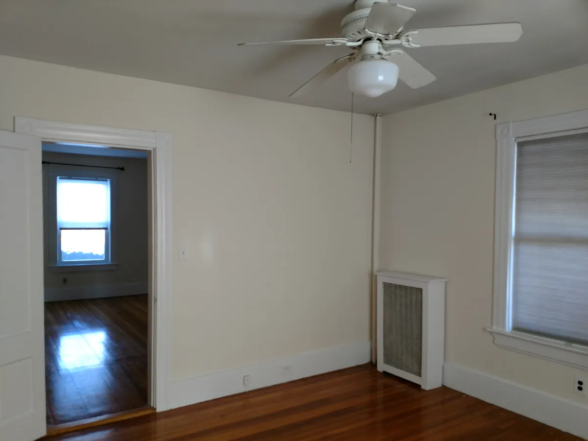 Building Photo - 24 Fairview Ave #1