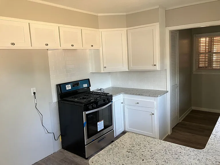 3702 Wilshire Dr — Photo 4