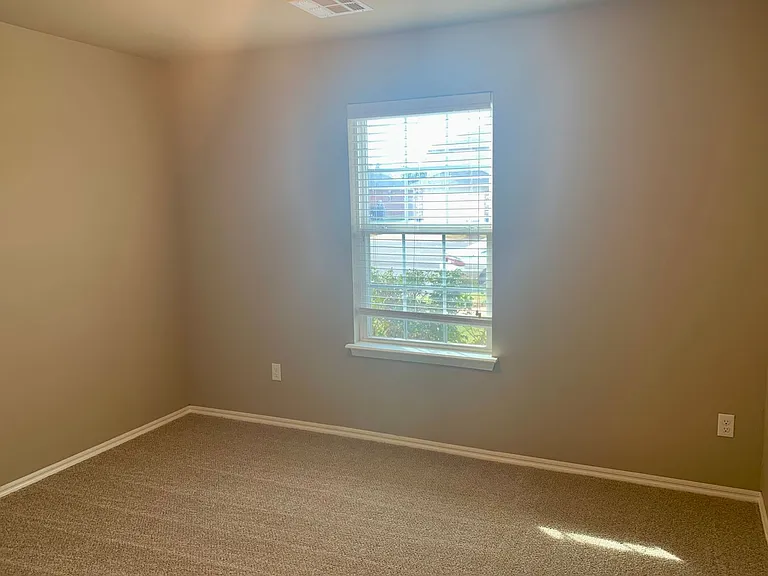 2712 Demotte Dr — Photo 10
