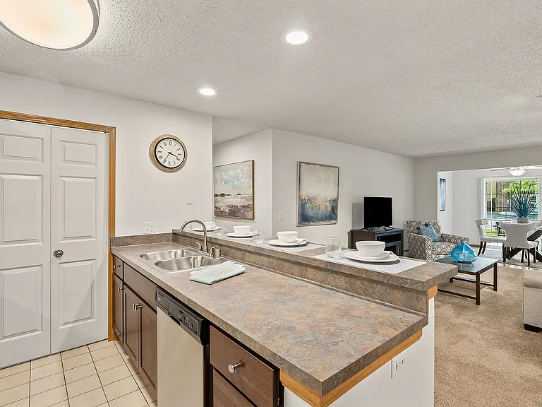 Riverwood Apartments Kitchen