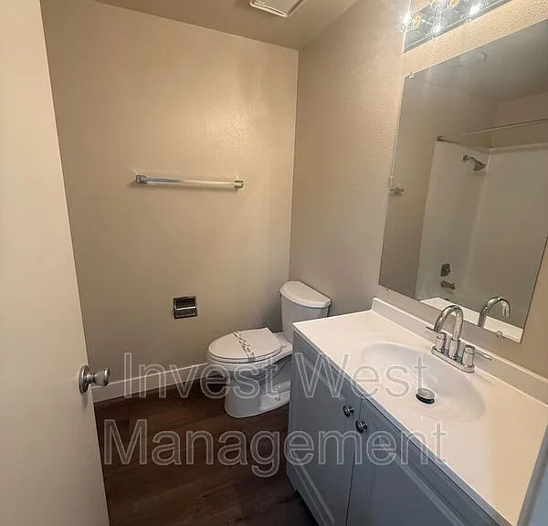 3331 NE 57th Ave #4 — Photo 10