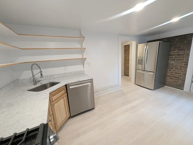 5339 Saint Charles Ave #B — Photo 16