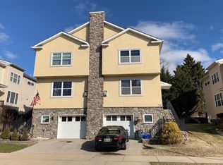 714 Valley Green Ct, Philadelphia, PA 19128