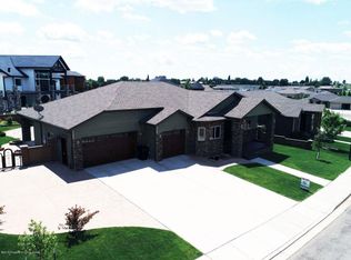 1623 15th Ave W, Dickinson, ND 58601