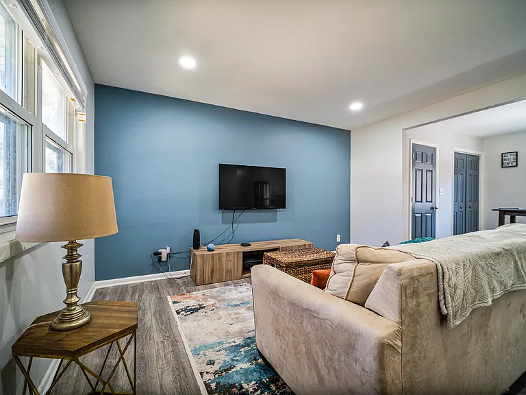 2515 Thornton Rd — Photo 4