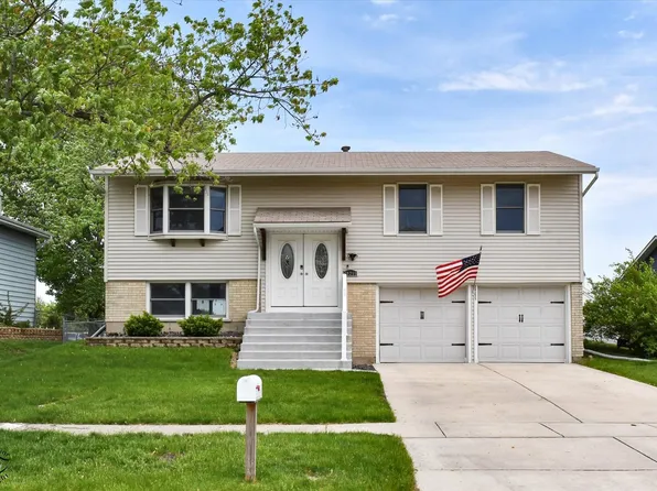 20255 S Greenfield Ln, Frankfort, IL 60423