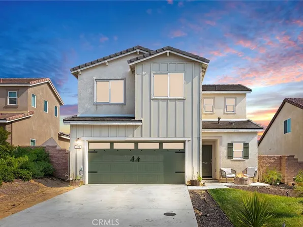 1075 Raven Ct, Calimesa, CA 92320