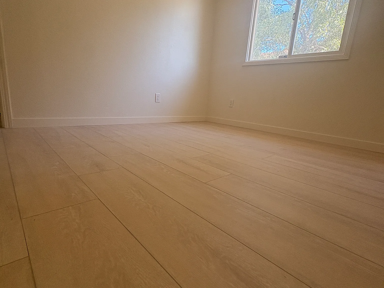 2 bed, 880 sqft, $3,400 — Photo 4