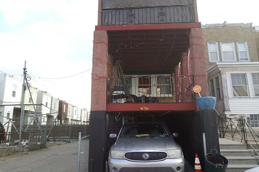 1st image of 436 E Rockland St