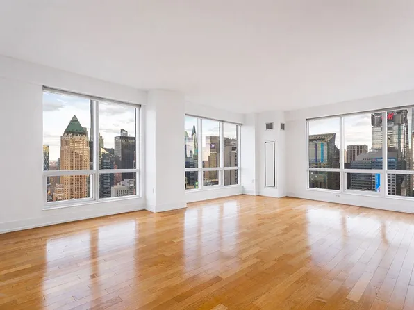 350 W 42nd St APT 46D, New York, NY 10036
