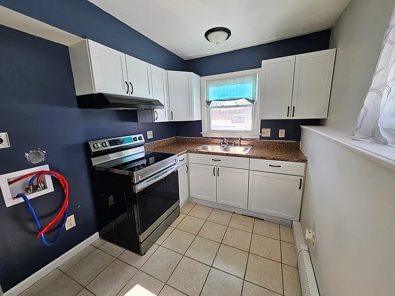 293 Russell St #C — Photo 4