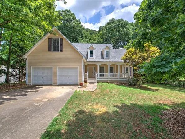 70 Woodland Bridge Dr, Adairsville, GA 30103