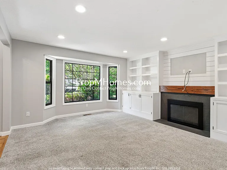 12200 SW 128th Ave — Photo 4