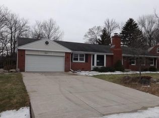 2319 W Dunwood Rd, Glendale, WI 53209